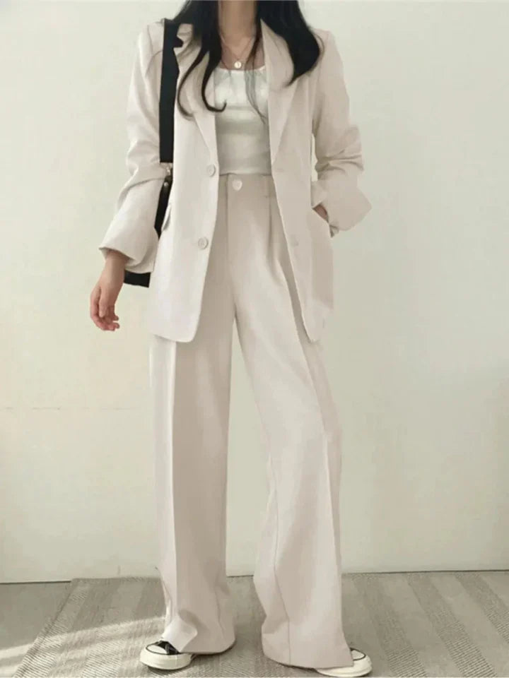 Elegant Set – Blazer and Trousers