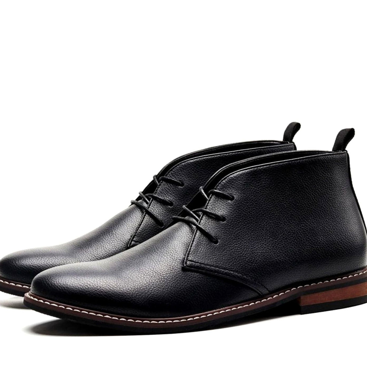 Men's Pebbled Leather Lace-Up Chukka Boots