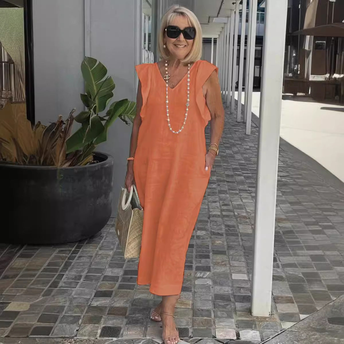 Hallie | Stylish Sleeveless Linen Dress for Summer - Image 4