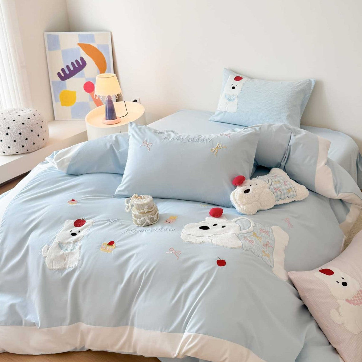 Bedding Set with 3D Animal Appliqué and Fine Quilting