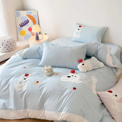 Bedding Set with 3D Animal Appliqué and Fine Quilting