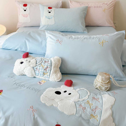 Bedding Set with 3D Animal Appliqué and Fine Quilting