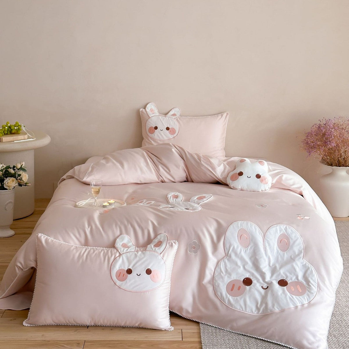 Children's Bedding Set with Bunny Appliqués