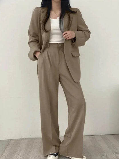 Elegant Set – Blazer and Trousers