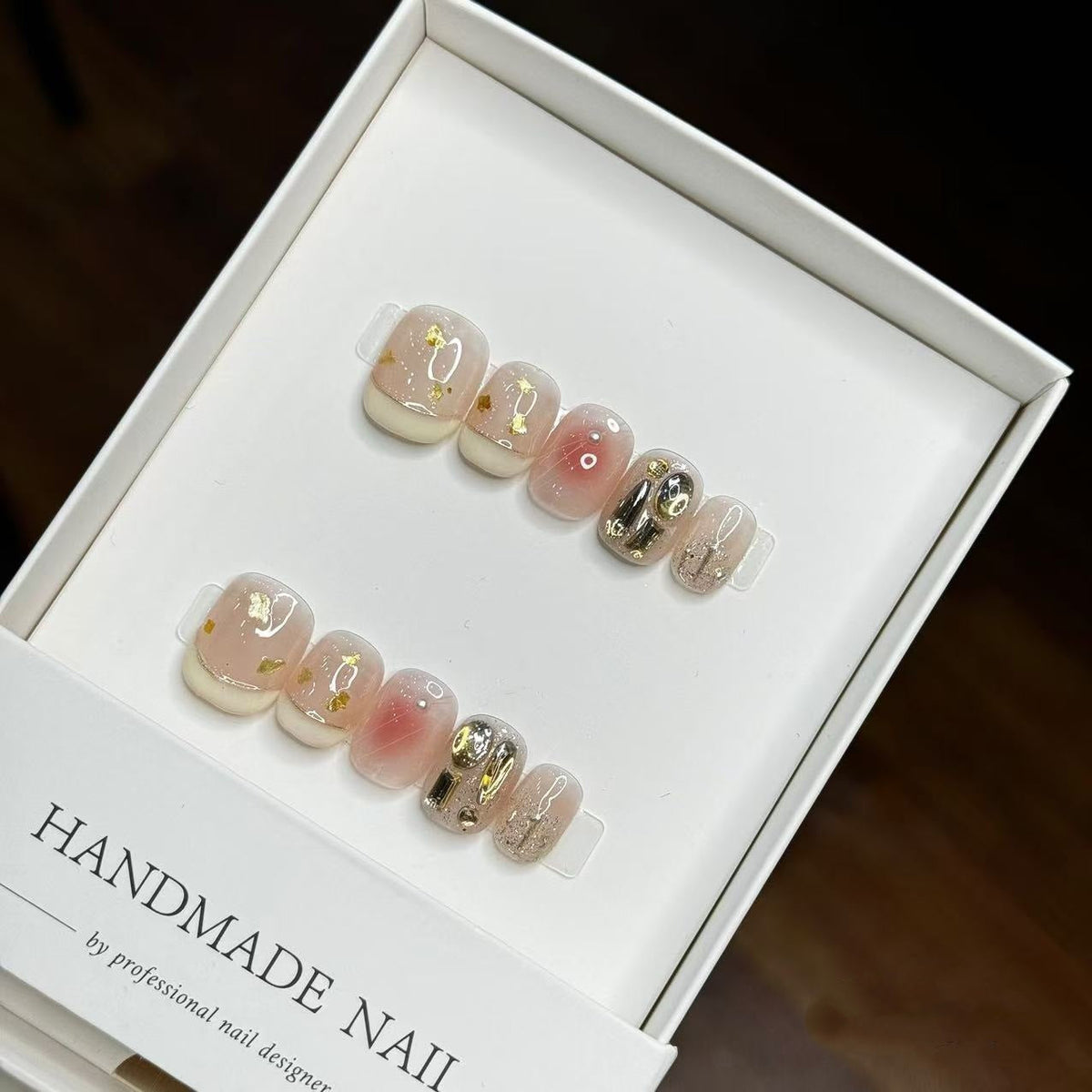 Handmade Decorative Press-On Nail Set with Heart and Glitter Accents