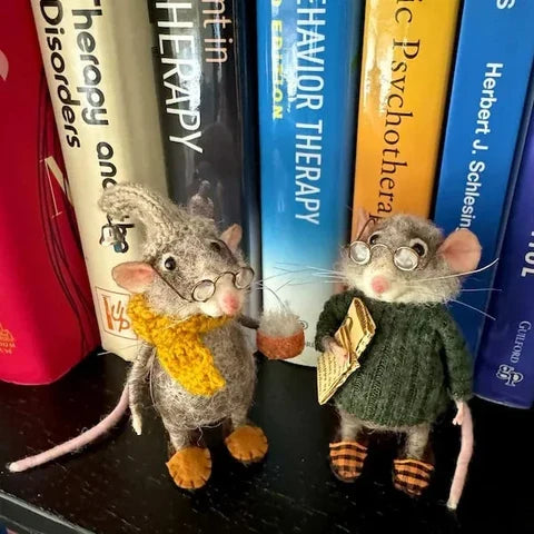 Handmade Felted Mouse Decoration - Eco-Friendly Wool Holiday Ornament & Gift