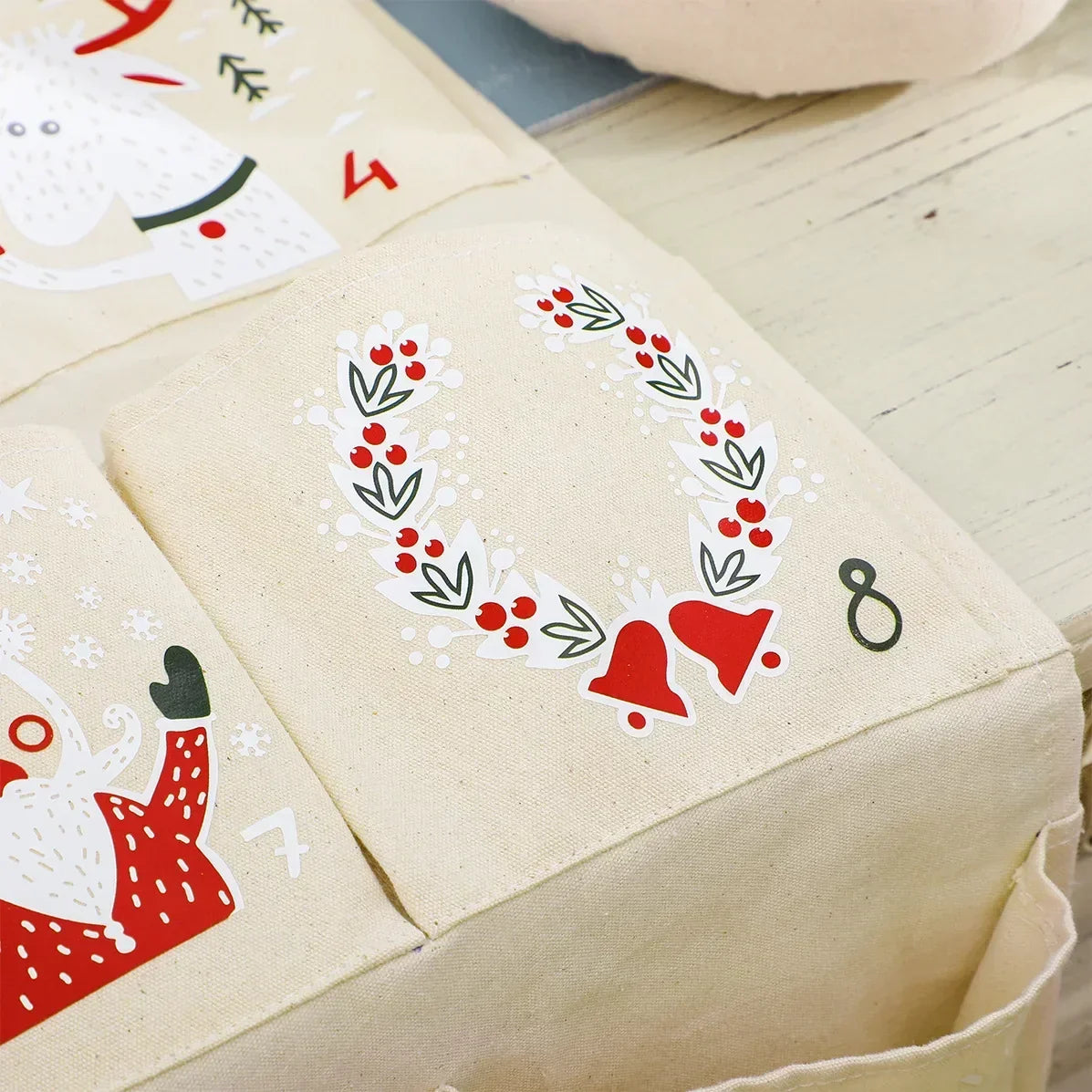 Kids' Advent Calendar with 24 Canvas Pockets – Hanging Christmas Decoration in Multicolor