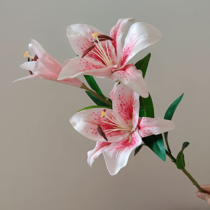 Lifelike Lily Stem Bouquet