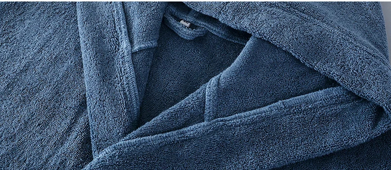 Luxurious and Warm Bathrobe
