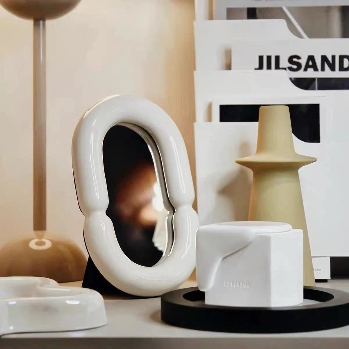 SerenaShape – Elegant Oval Mirror with Sculptural Shape