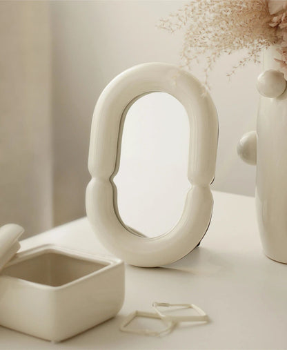 SerenaShape – Elegant Oval Mirror with Sculptural Shape