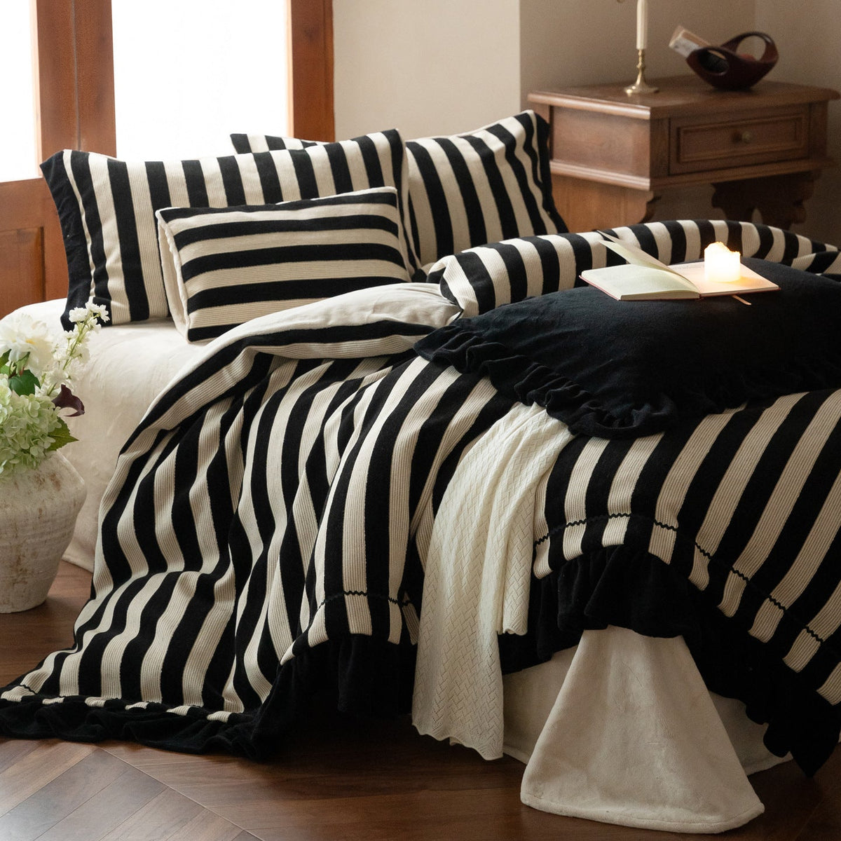 Striped Cotton-Linen Bedding Set with Ruffles and Pillowcases