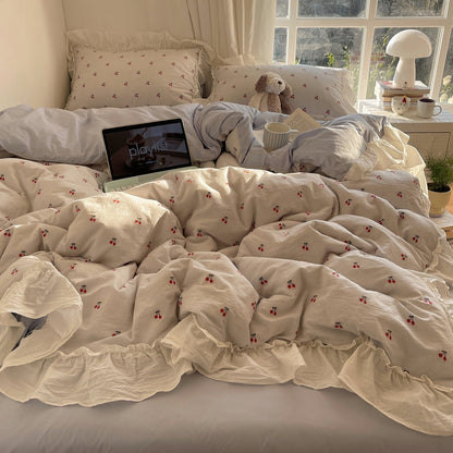 Vintage-Style Cherry Pattern Bedding Set with Ruffled Trim