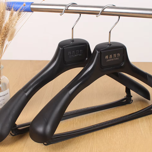 Wide Shoulder Plastic Clothes Hanger Set for Wardrobe Organization