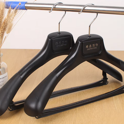 Wide Shoulder Plastic Clothes Hanger Set for Wardrobe Organization