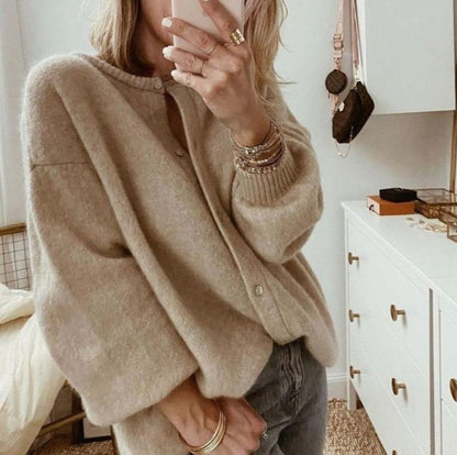 Women's Oversized Button-Up Knit Cardigan with Ribbed Cuffs
